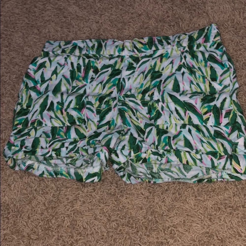 Palm tree leaf shorts
